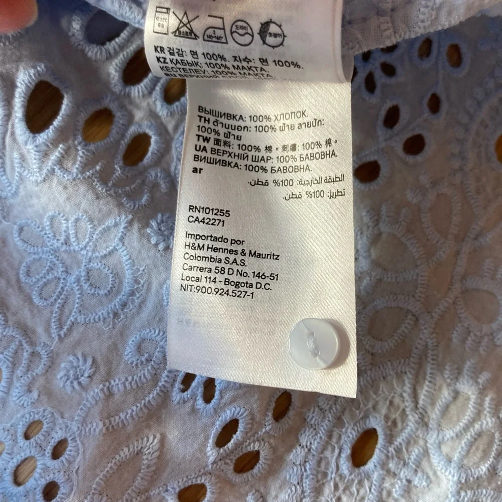 H&M Eyelet Floral Button Down Blouse Size 4 Baby Blue